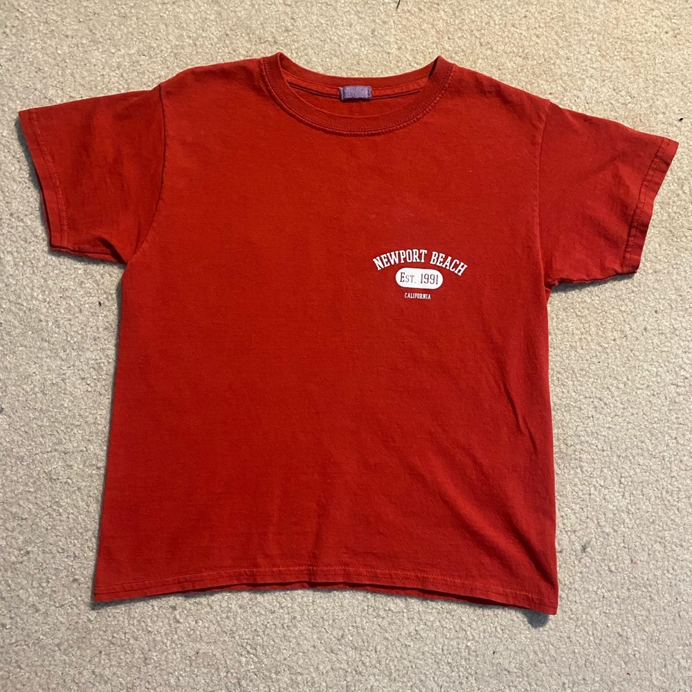 Brandy Melville red cropped t-shirt NEWPORT BEACH